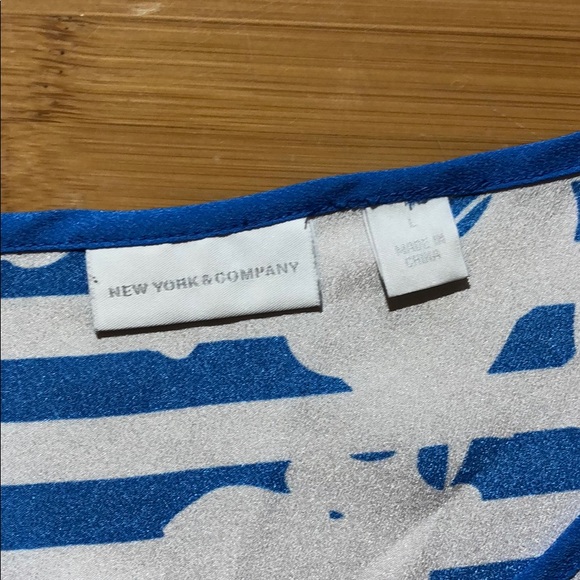 NY & Co floral print keyhole tunic blue large - Picture 5 of 8